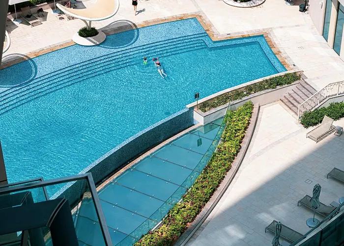 Magnificent Luxurious 2 Bedroom With City Skyline & Sea View