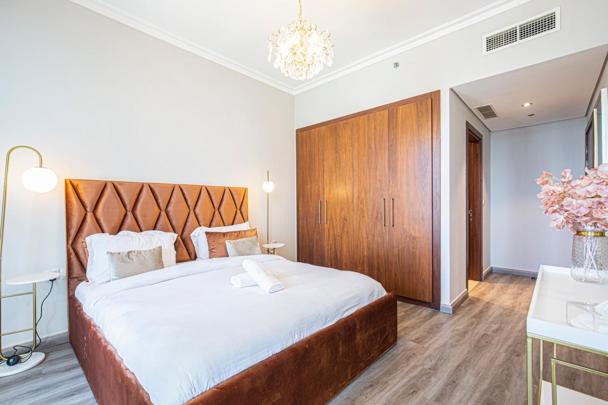 Magnificent Luxurious 2 Bedroom With Skyline & Sea View * Dubai