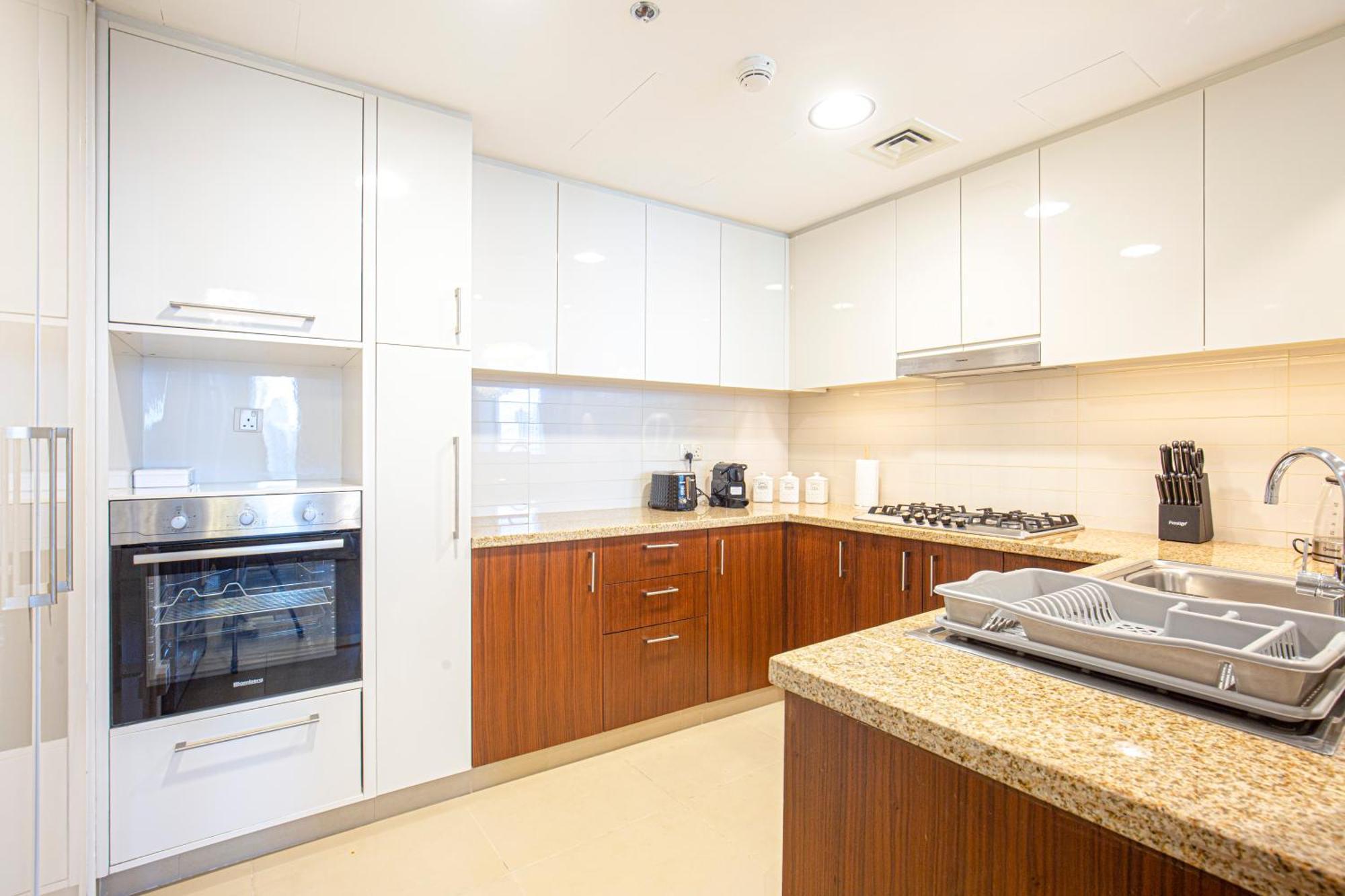 Apartment Magnificent Luxurious 2 Bedroom With Skyline & Sea View Dubai
