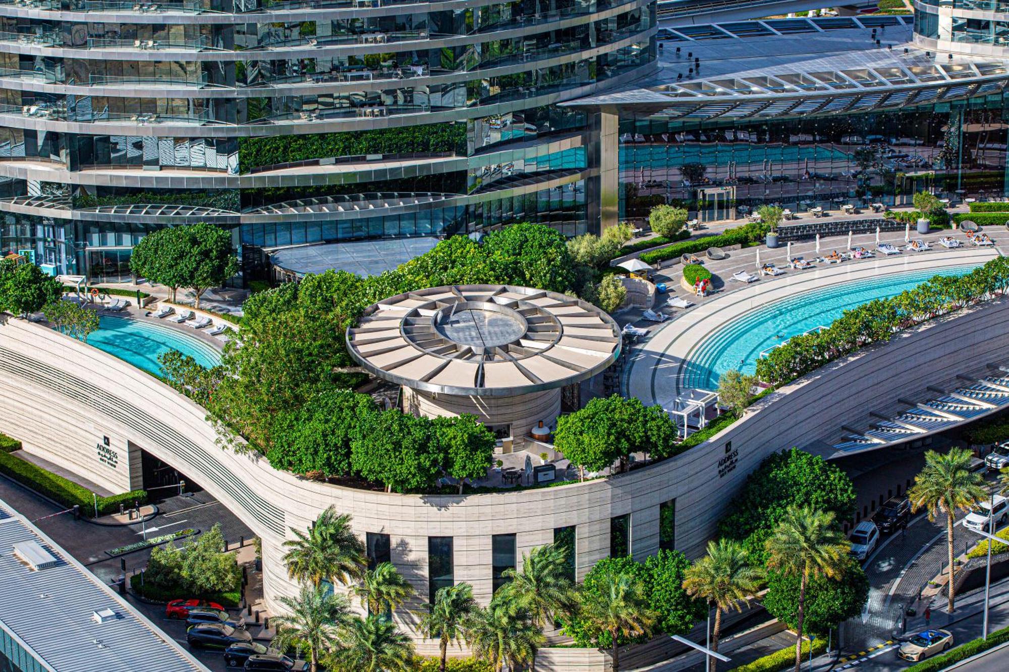 Magnificent Luxurious 2 Bedroom With Skyline & Sea View Dubai